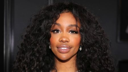 The real name of SZA is Solána Imani Rowe.